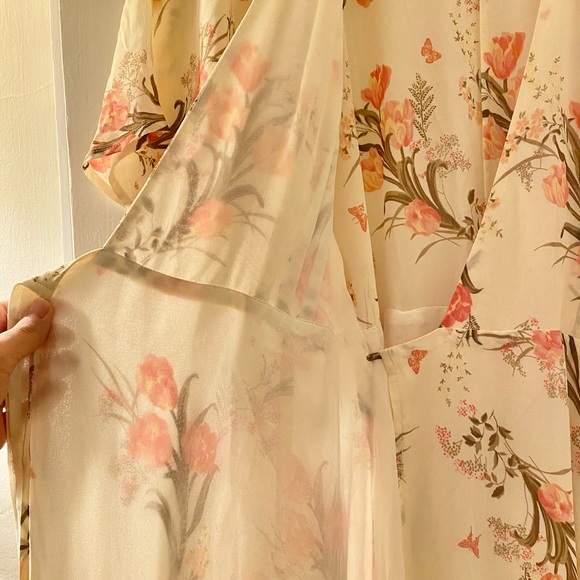 Reformation Karen Wrap Dress in Leila Floral - Picture 6 of 7